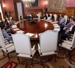 Louz�n recibi� ayer a los becarios en la Diputaci�n. 