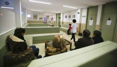 El centro de salud naron�s est� ubicado en O Alto y se inaugur� en el a�o 1995. 