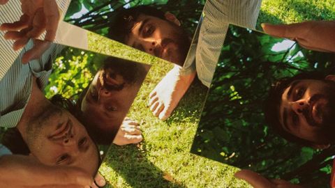 De izquierda a derecha, Juan Espiga, lvaro Ayuso y, en dos espejos distintos, Esteban de Bergia