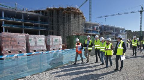 el presidente de la Xunta Alfonso Rueda visita las obras del hospital Gran Montecelo