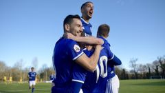 Ernesto Lobato Edu Cortina�gol Borja Sanchez Vetusta Requexon.Lobato celebra un gol del Vetusta, con Ernesto por detr�s