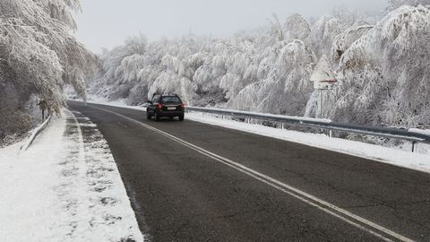 Nieve en el Alto do Vieiro de Bande el pasado domingo
