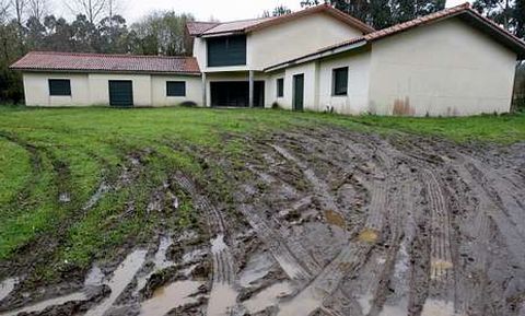 Las huellas de las ruedas del cami�n usado para el robo eran muy evidentes en A Rocheira.