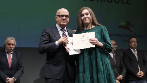 Hasta un total de cuarenta alumnos de distintos centros de la provincia resultaron premiados en el concurso de la Constituci�n.