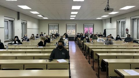 Aspirantes al certificado B2 de Llingua