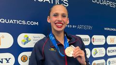 Daniela Su�rez con la medalla de bronce de solo t�cnico.