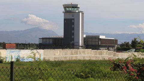 Torre de control del aeropuerto de Toussaint, en Puerto Prncipe 