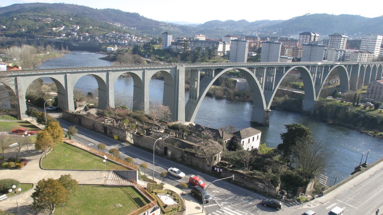 La avería de un tren en Ourense provoca retrasos de más de una hora en la línea Galicia-Madrid