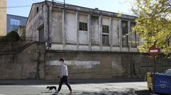 Estado del exterior de la vieja f�brica de redes, situada en la calle Bater�as