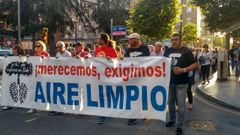 Pancarta de la Plataforma contra la Contaminaci�n de Xix�n