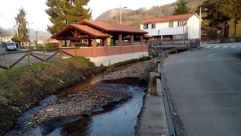 Así quedó el regato en Tudela Agüeria, Oviedo, después de la intervención del tripartito
