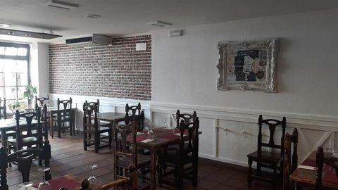 Interior del Mesón Lucus, que permanece cerrado por la alarma sanitaria desde el pasado día 14