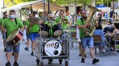 Una charanga ameniza una edici�n del mercado de San Pedr�n