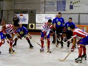 Mart�n Payero y Jos� Ram�n en una jugada en el partido del Vendrell.