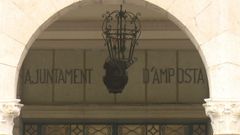 Fachada del Ayuntamiento de Amposta, en Tarragona.