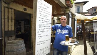 Jess Agrelo, en la terraza del restaurante Rianxo, en Pontevedra