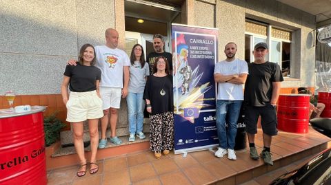 Organizadores y ponentes de SolxCiencia, en el Terra Bar de Razo este mi�rcoles 