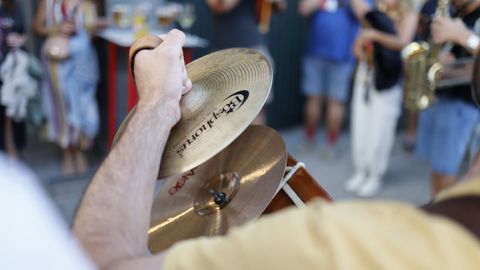 Cantos de taberna en Guitiriz en el primer d�a del Festival de Pardi�as 2026