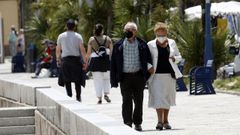 Imagen de gente paseando por A Pobra, concello en el que no se ha registrado ning�n caso desde el 28 de septiembre