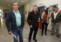 Ignacio Lorenzo (izquierda) cedi� ayer el testigo a Ricardo Herb�n, el nuevo presidente. 