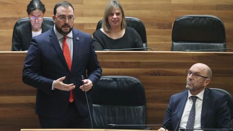  El presidente del Principado, Adrin Barbn, durante su intervencin este mircoles en el pleno de la Junta General del Principado.