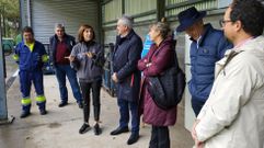 La conselleira, junto al alcalde de Chantada, en la visita que efectu� ayer a Chantada