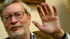 El fil�sofo italiano Gianni Vattimo, conocido por haber trabajado el concepto de �pensamiento d�bil�, retratado en Madrid en el a�o 2006. 