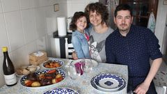 Rub�n Amor�n, junto a su mujer, Lydia Rodr�guez, y su hija Vega