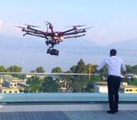 El dron usado, con c�mara profesional, tiene 1,2 metros de di�metro.