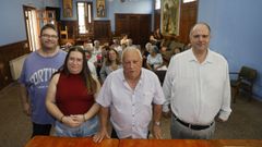 Miembros de la plataforma, ayer en Lavadores