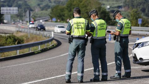 Imagen de archivo de un control de velocidad de la Guardia Civil.