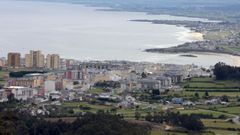 En primer trmino, vista parcial del centro urbano de Foz