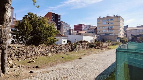 La calle de la zona D irá en el lugar que ocupa el muro ahora demolido