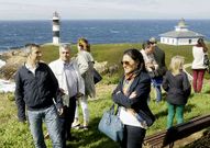 Los pasajeros visitaron el faro de Illa Pancha de Ribadeo.