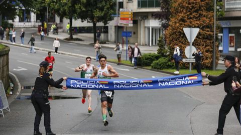 Carrera solidaria de la Polic�a Nacional en Ourense