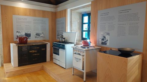 Evolucin de las cocinas domsticas, una exhibicin en el pazo de Quintns, en Noalla