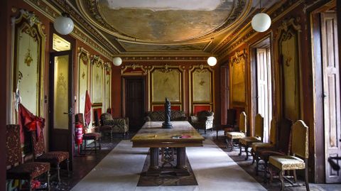 Interior de una de las salas del pazo de Louriz�n, en Pontevedra