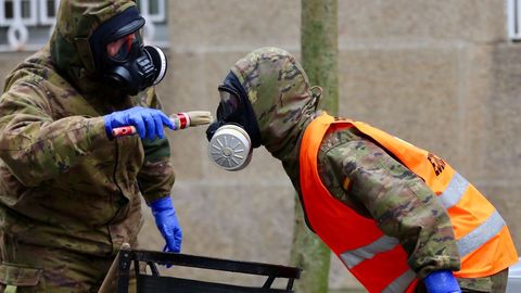 La retirada de la m�scara de protecci�n se realiza con instrumentaci�n