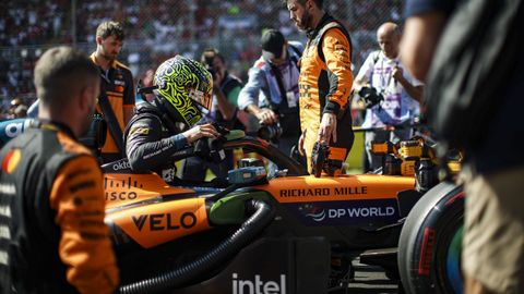La escuder�a de McLaren luce el logotipo de la marca de bolsas de nicotina Velo en sus laterales