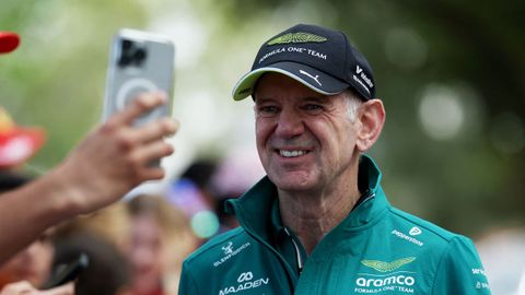Adrian Newey, director del equipo Aston Martin, a su llegada al circuito de Melbourne