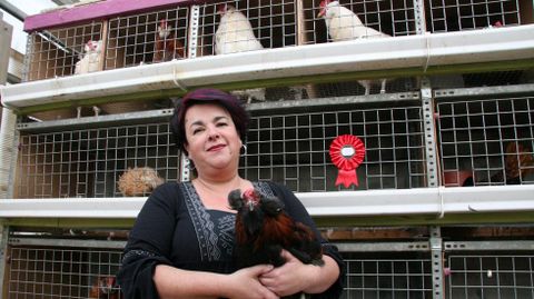 UN AO DE VOZ: CARMEN FERNNDEZ, PREMIO A LA PELUQUERA DE GALLINAS 