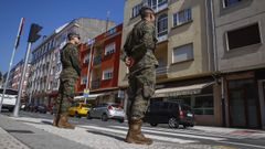 Apoyo de la Brilat. Las fuerzas del orden de Boiro, Rianxo, A Pobra y Ribeira contaron ayer con el apoyo de m�s de 40 soldados de la Brilat para vigilar que se cumplan las normas de confinamiento. marcos creo