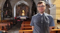 Slawomir Jeziorski, sacedote polaco que oficia misa en Sanxenxo en verano