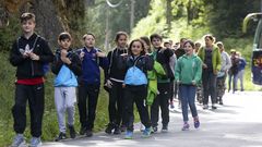 Los alumnos de quinto de primaria de Ferrol que participan en el programa  se reunieron ayer en Esmelle