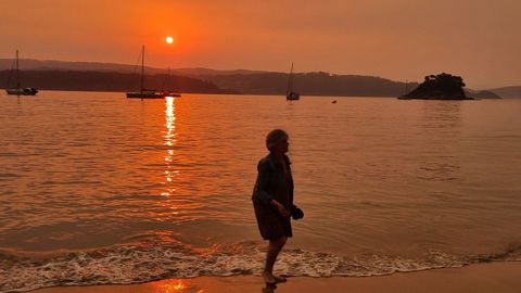 Atardecer en la playa viveirense de Area 