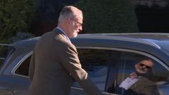 El Rey abandona el Instituto Oftalmol�gico Fern�ndez-Vega despu�s de su operaci�n de cataratas