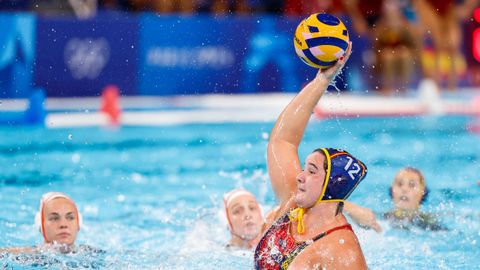 Paula Leiton Arrones durante la semifinal femenina de waterpolo entre Holanda y Espaa en los Juegos Olmpicos de Pars 2024