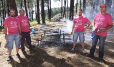 La m�sica tradicional de Abeloura, una misa de campa�a y una sardi�ada integraron el c�ctel que se sirvi� en Neix�n. 
