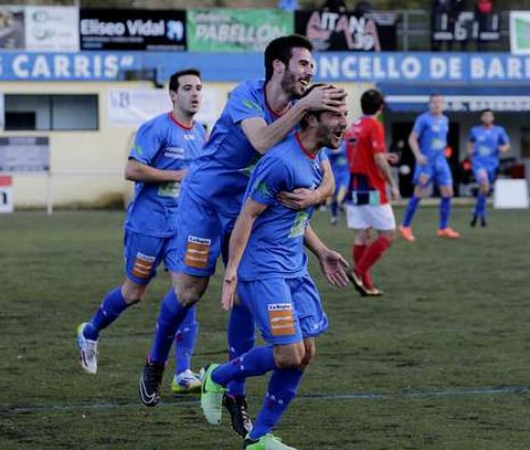 Sen�n celebra el segundo tanto de Rub�n Arce, antes de entrar en la �ltima media hora. 