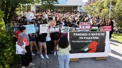 Concentraci�n contra la guerra de Gaza en el IES Xunqueira II